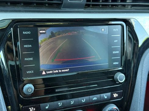 Used 2021 Volkswagen Passat 2.0T SE image 21