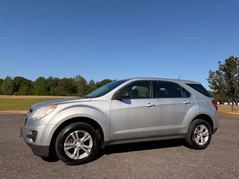 Used 2014 Chevrolet Equinox LS FWD image 1
