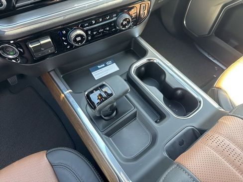 New 2026 Chevrolet Silverado 1500 High Country w/ Technology Package AWD/4WD image 24