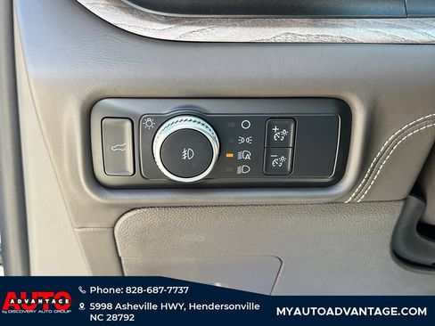 Used 2020 Ford Explorer Platinum w/ Premium Technology Package AWD/4WD image 23