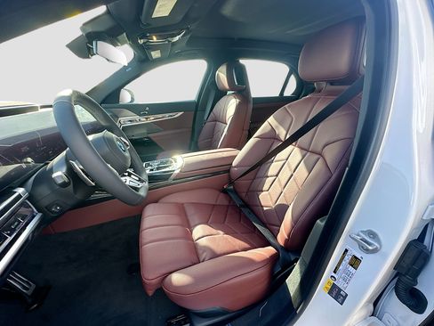 New 2026 BMW i7 eDrive50 w/ M Sport Package RWD image 13