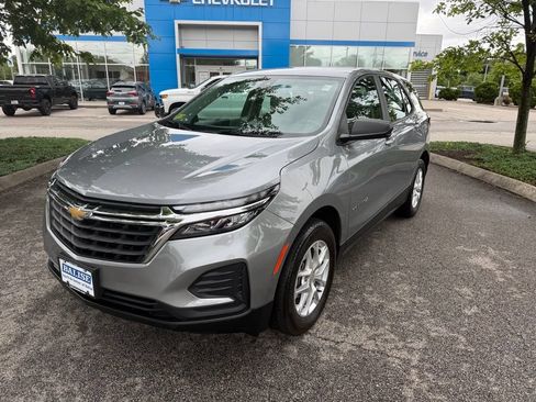 Used 2023 Chevrolet Equinox LS w/ LPO, Floor Liner Package AWD/4WD image 9