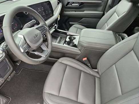 New 2026 Chevrolet Suburban Z71 w/ Comfort Package AWD/4WD image 9