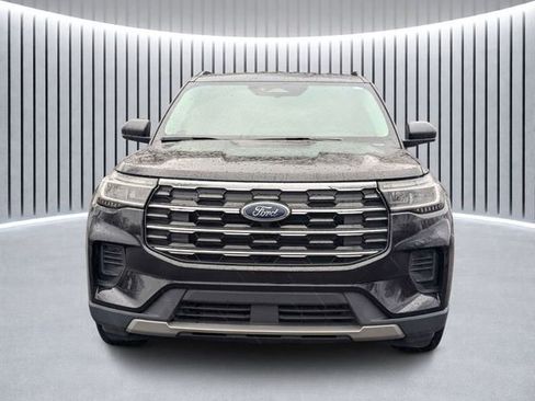 Used 2025 Ford Explorer Active RWD image 11