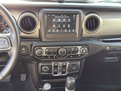 Used 2019 Jeep Wrangler Unlimited Sport S AWD/4WD image 21