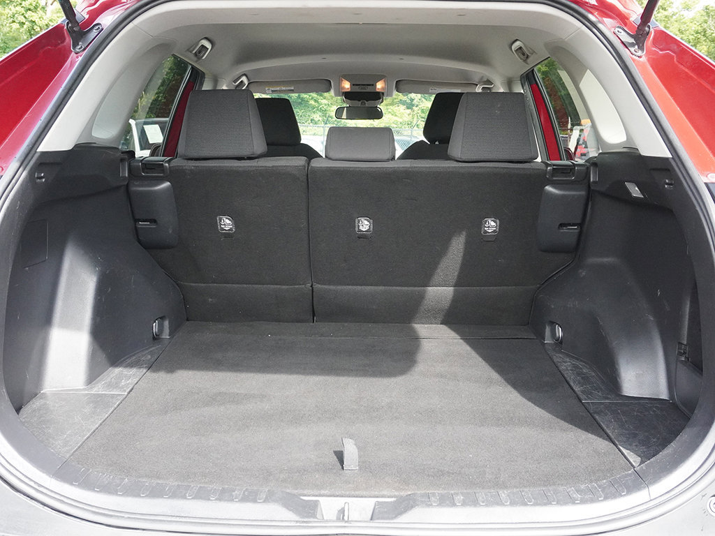 Used 2020 Toyota RAV4 LE FWD image 16