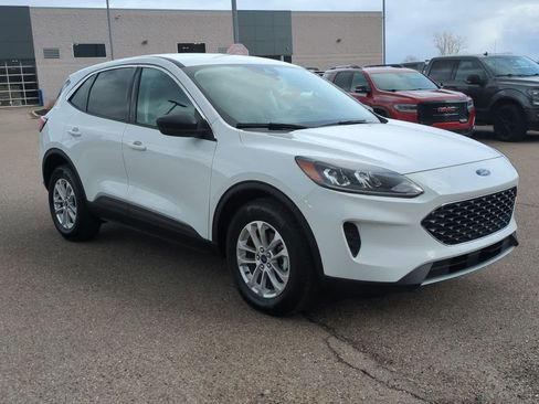 Used 2022 Ford Escape SE w/ Convenience Package image 2