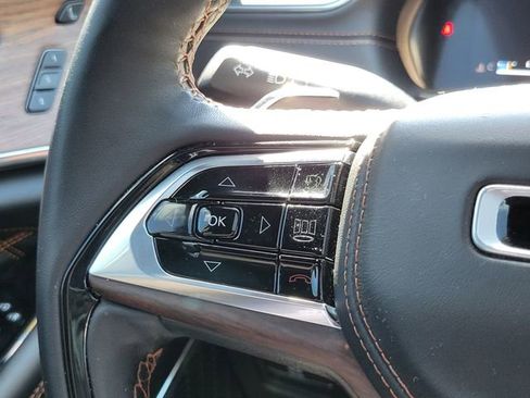 Used 2023 Jeep Grand Cherokee Summit w/ Adv Protech Group IV AWD/4WD image 15