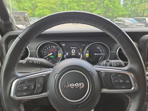 Used 2023 Jeep Wrangler Unlimited Sahara w/ Cold Weather Group AWD/4WD image 14