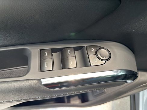 New 2026 Chevrolet Traverse LT w/ Sun and Wheel Package image 9