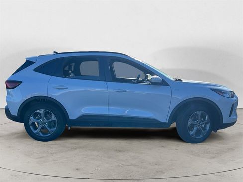 Used 2025 Ford Escape ST-Line Elite image 2