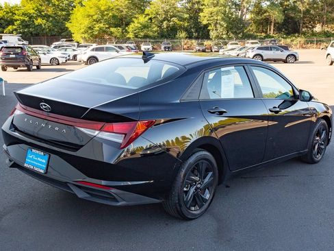 Used 2022 Hyundai Elantra SEL w/ Convenience Package FWD image 13