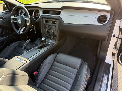 Used 2010 Ford Mustang GT RWD image 18