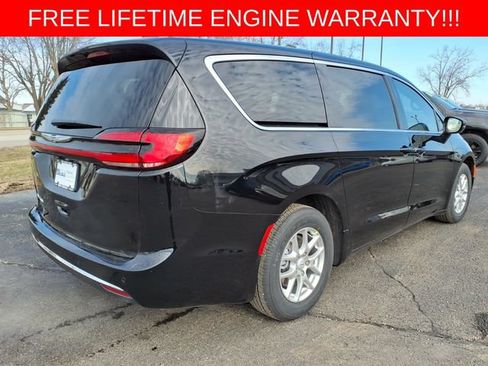 New 2026 Chrysler Pacifica Select FWD image 7