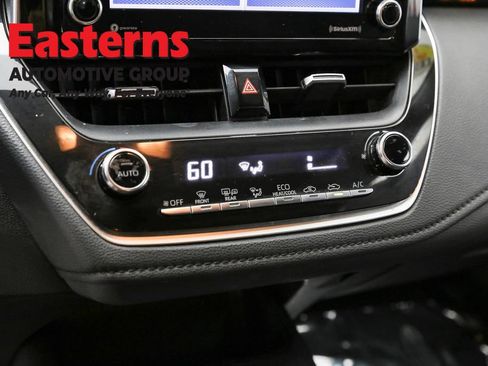 Used 2021 Toyota Corolla SE w/ SE Premium Package FWD image 20