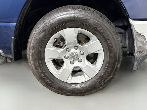 Used 2019 RAM 1500 Big Horn AWD/4WD image 32