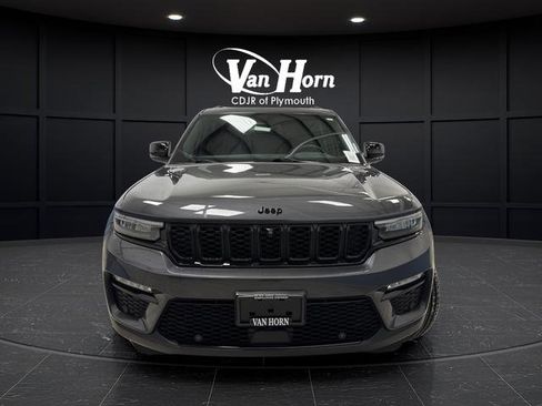 Used 2024 Jeep Grand Cherokee Limited w/ Luxury Tech Group II image 12