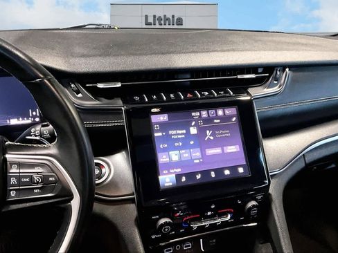 Used 2021 Jeep Grand Cherokee L Laredo image 16