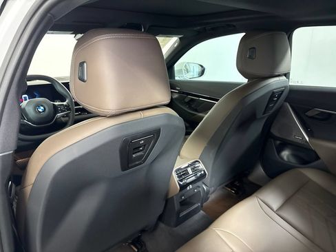 Certified 2025 BMW 530i w/ Premium Package RWD image 30