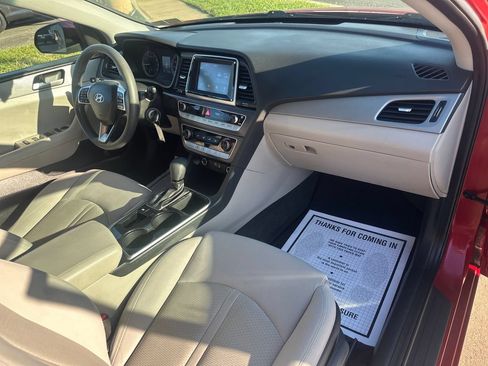 Used 2018 Hyundai Sonata SE FWD image 20