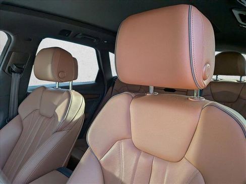 Used 2023 Audi Q5 e Premium Plus w/ Premium Plus Package image 14