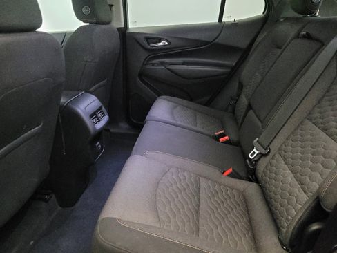 Used 2020 Chevrolet Equinox LT image 18