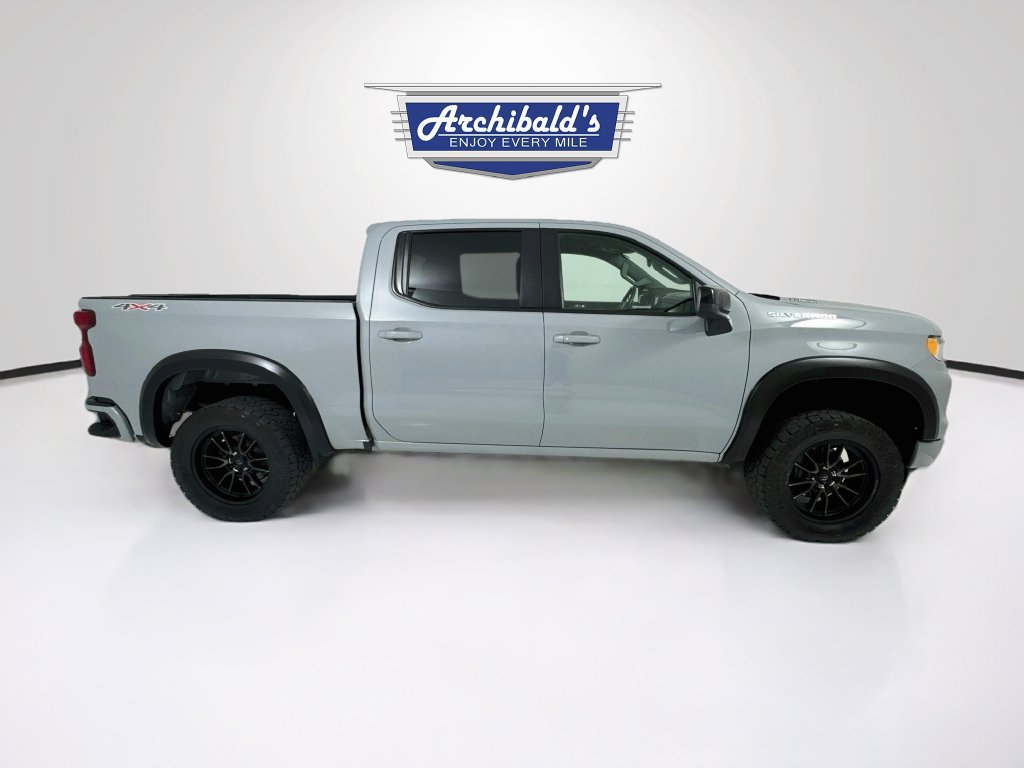 Used 2024 Chevrolet Silverado 1500 RST AWD/4WD image 9