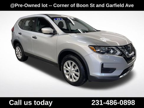 Used 2018 Nissan Rogue S AWD/4WD image 11