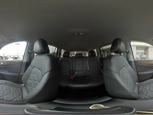 Used 2026 Volkswagen Atlas SE FWD image 44