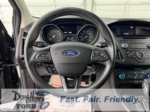 Used 2017 Ford Focus SE image 33
