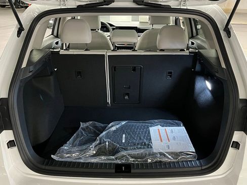 New 2025 Volkswagen Taos SE image 37