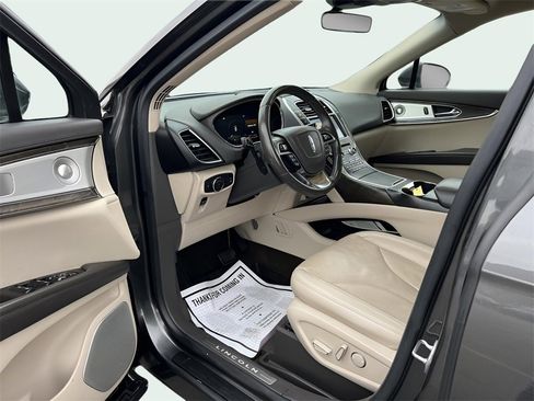 Used 2020 Lincoln Nautilus Reserve w/ Equipment Group 202A image 8