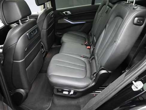Used 2022 BMW X7 xDrive40i w/ Premium Package AWD/4WD image 15