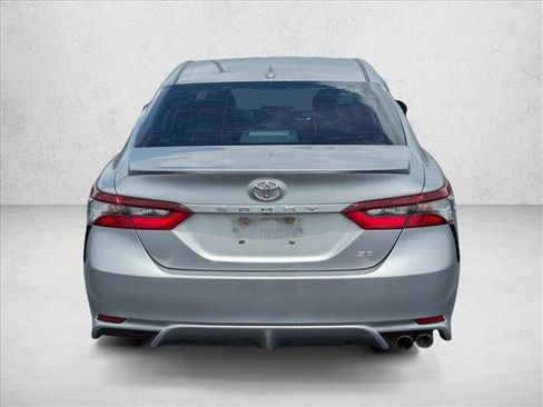 Used 2021 Toyota Camry SE FWD image 4