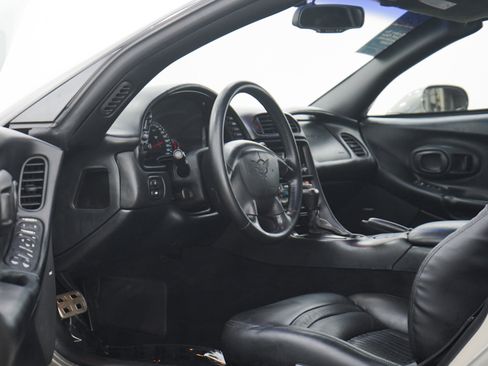 Used 1999 Chevrolet Corvette Convertible w/ Memory Pkg image 13