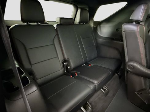 Used 2025 Chevrolet Traverse RS AWD/4WD image 29