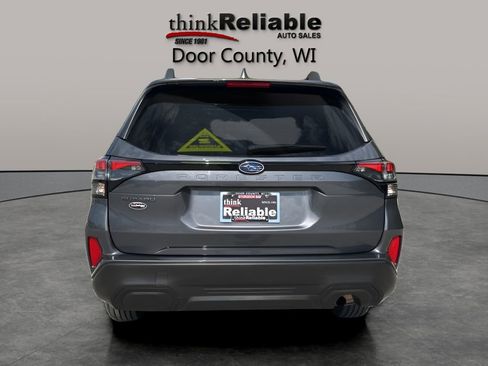 Used 2025 Subaru Forester Premium AWD/4WD image 4