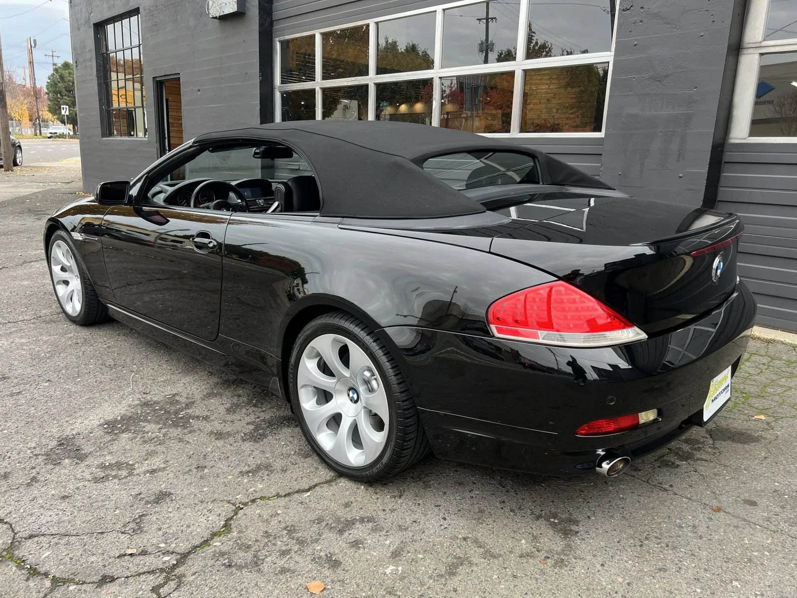 Used 2007 BMW 650i Convertible RWD image 3