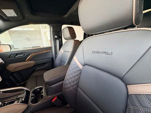 New 2026 GMC Canyon Denali AWD/4WD image 26