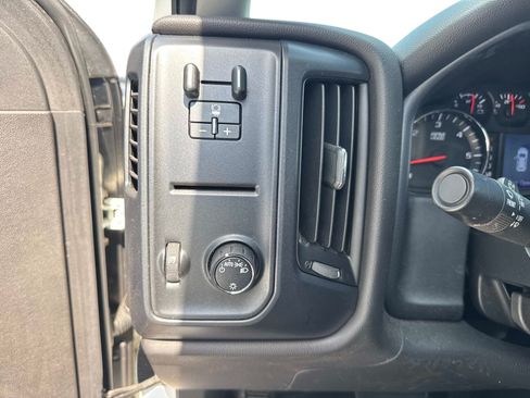 Used 2016 GMC Sierra 2500 4x4 Crew Cab w/ Sierra Convenience Package image 29