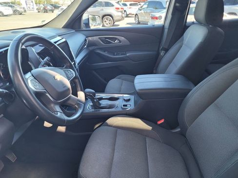 Used 2023 Chevrolet Traverse LT image 9
