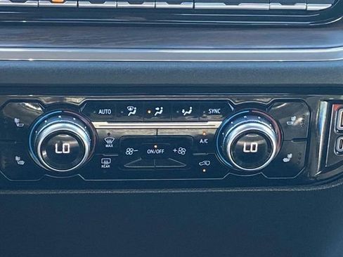 Used 2024 GMC Sierra 1500 SLT image 12