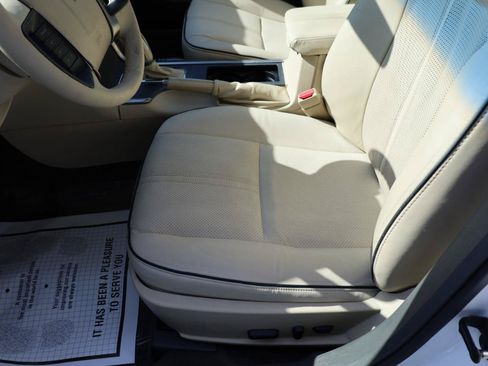 Used 2011 Lincoln MKZ w/ 102A Rapid Spec Order Code FWD image 7