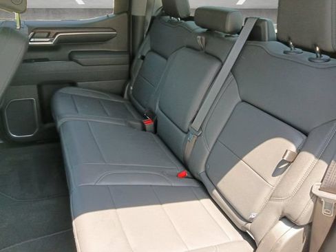 Used 2026 GMC Sierra 1500 SLT RWD image 22