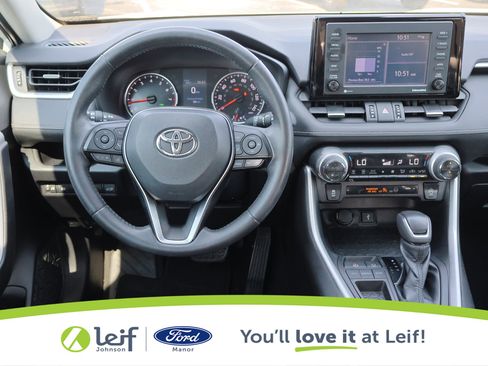 Used 2021 Toyota RAV4 XLE Premium image 38