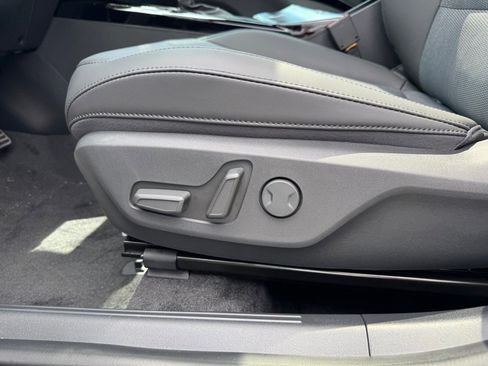 New 2025 Kia Niro EX Touring image 11