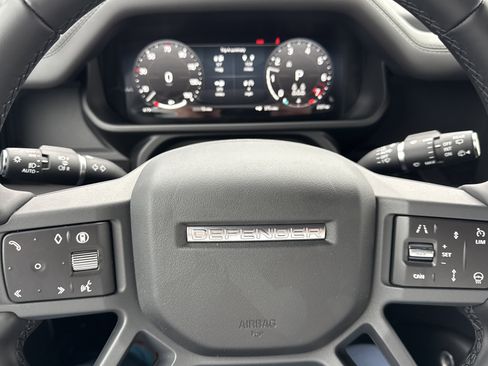 New 2026 Land Rover Defender 130 X-Dynamic SE image 13