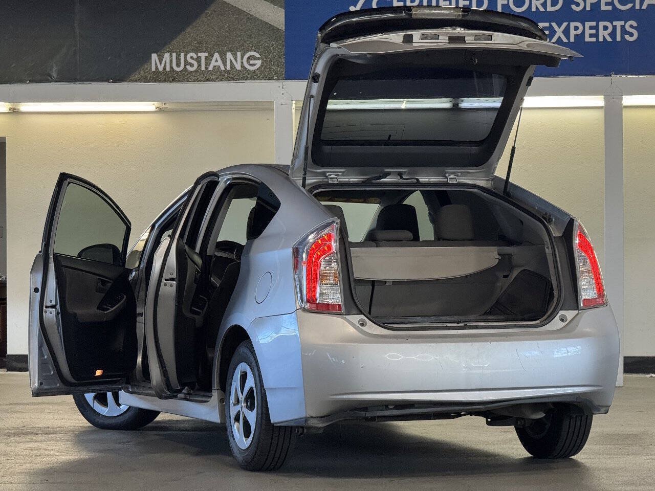 Used 2014 Toyota Prius Two FWD image 5