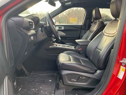 Certified 2020 Ford Explorer Platinum w/ Premium Technology Package image 42