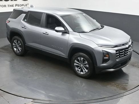 New 2026 Chevrolet Equinox LT w/ Convenience Package II FWD image 26